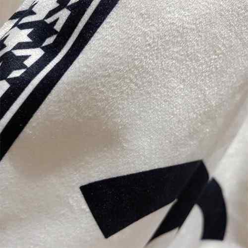 A6L抱枕被子两用折叠二合一多功能轻奢汽车用午睡办公室沙发四季