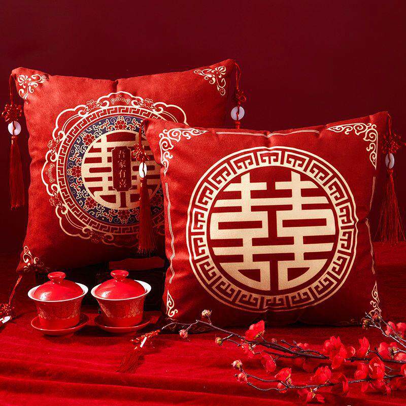 新款喜字结婚抱枕一对婚庆婚房布置新婚压床红色双喜靠枕婚庆pp