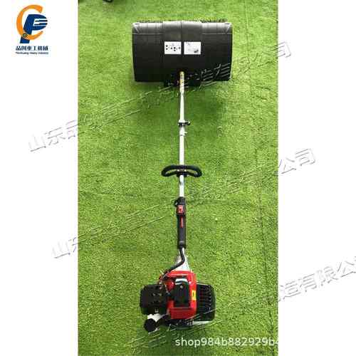 手推式草地清扫机器 人造草坪废物清理器 尼龙刷二冲程扫雪整草机