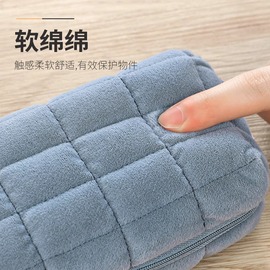 差生文具盒枕枕包笔袋清新可爱创意学生用收纳包枕头柔软舒适