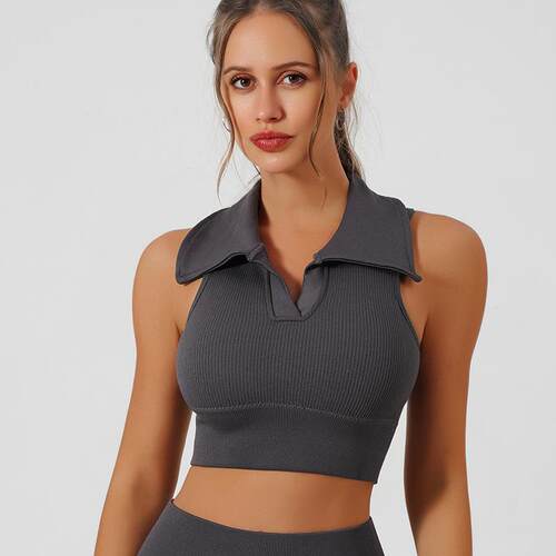 Collar sports vest with chest cushion for women to look