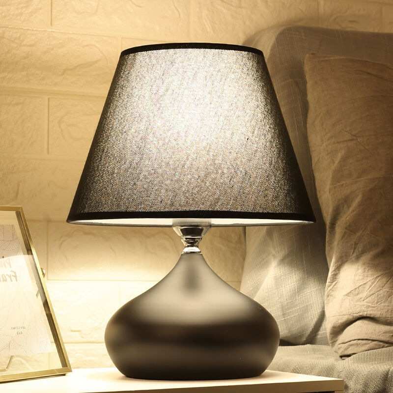 北欧卧室床头灯 现代创意网红家用客厅台灯 温馨浪漫简约触摸台灯