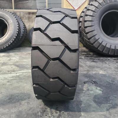 355/65R15平板拖车运梁车叉车钢丝工程机械轮胎