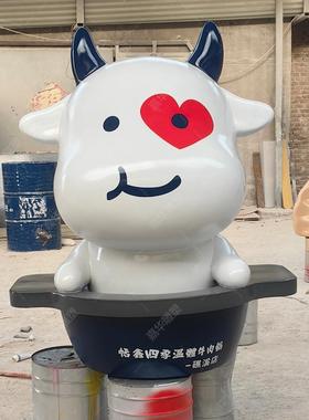 玻璃钢卡通小牛雕塑公园绿地动物摆件大型户外动物雕像奶牛雕塑