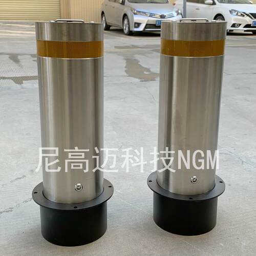 厂家供应可拆卸移动路桩不锈钢立柱型防冲撞固定路障成品移动墩柱