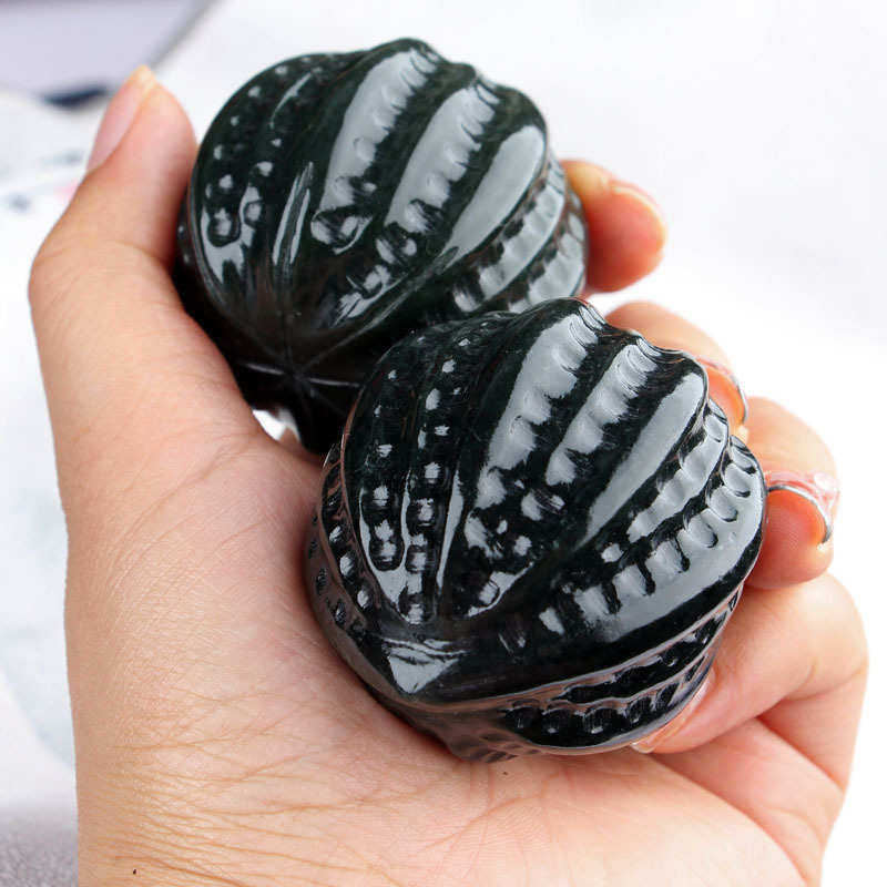 A新疆和田玉核桃手把件玉核桃健身球青白玉手球玩件玉石手把件一