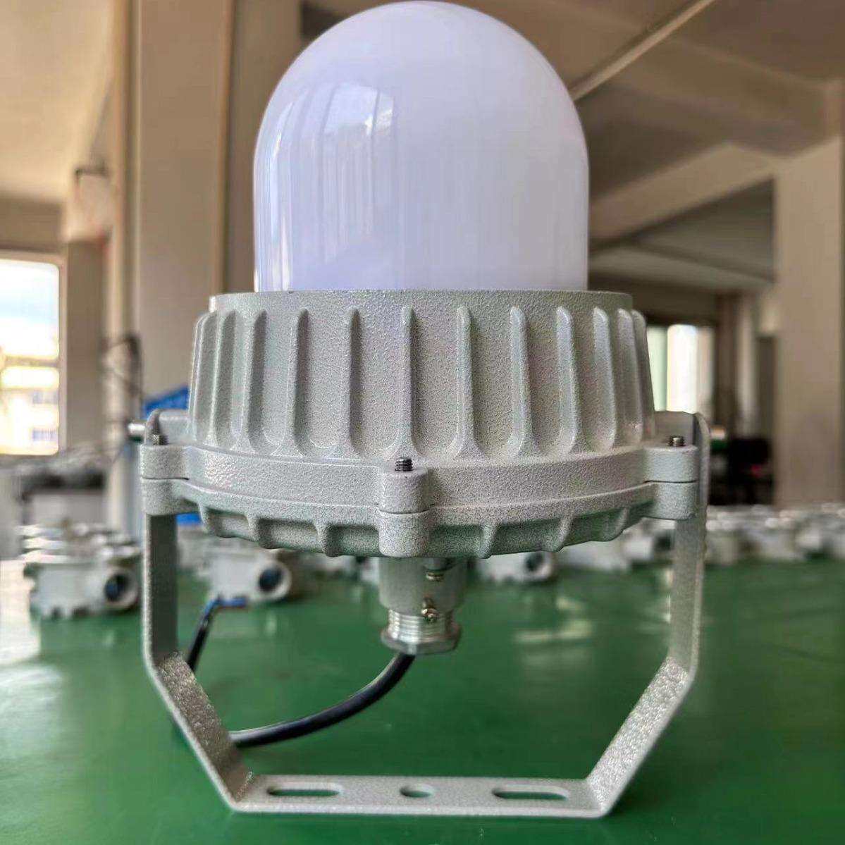 LED工厂照明三防灯 防水防尘防腐工厂灯 40W50W 60W 70W 100W