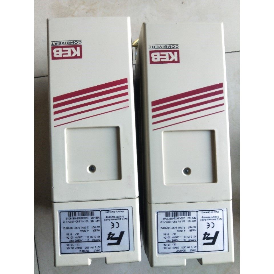 10.F4.S3D-1220/1.2 现货 实物照片 F4 2.2KW 220V