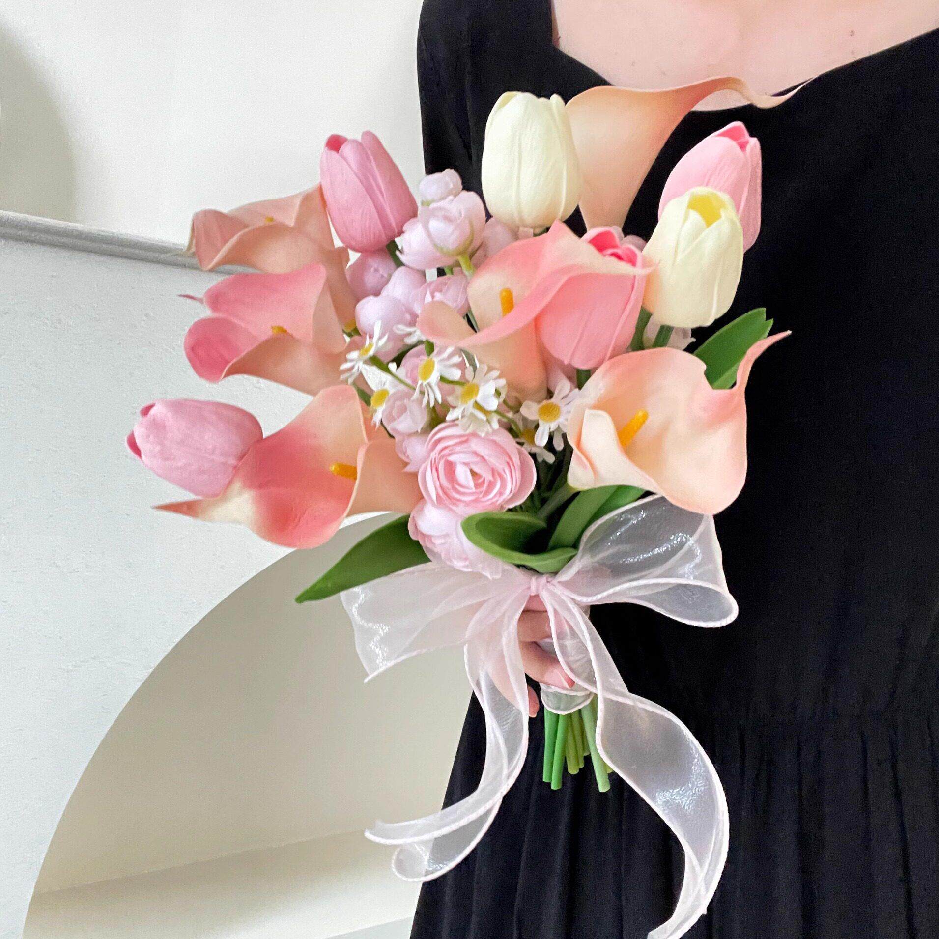 高级感马蹄莲彷真花束ins粉色郁金香领证结婚手捧花假花拍照道具