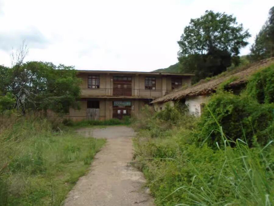 4月16日楚雄彝族自治州2142.6平方米土地使用权及274.29平方米地上建筑物网络拍卖公告