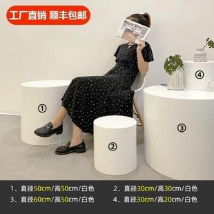 直儿童照漆摄影道具圆柱体白色木墩模特摆件拍展示台地台播烤底座