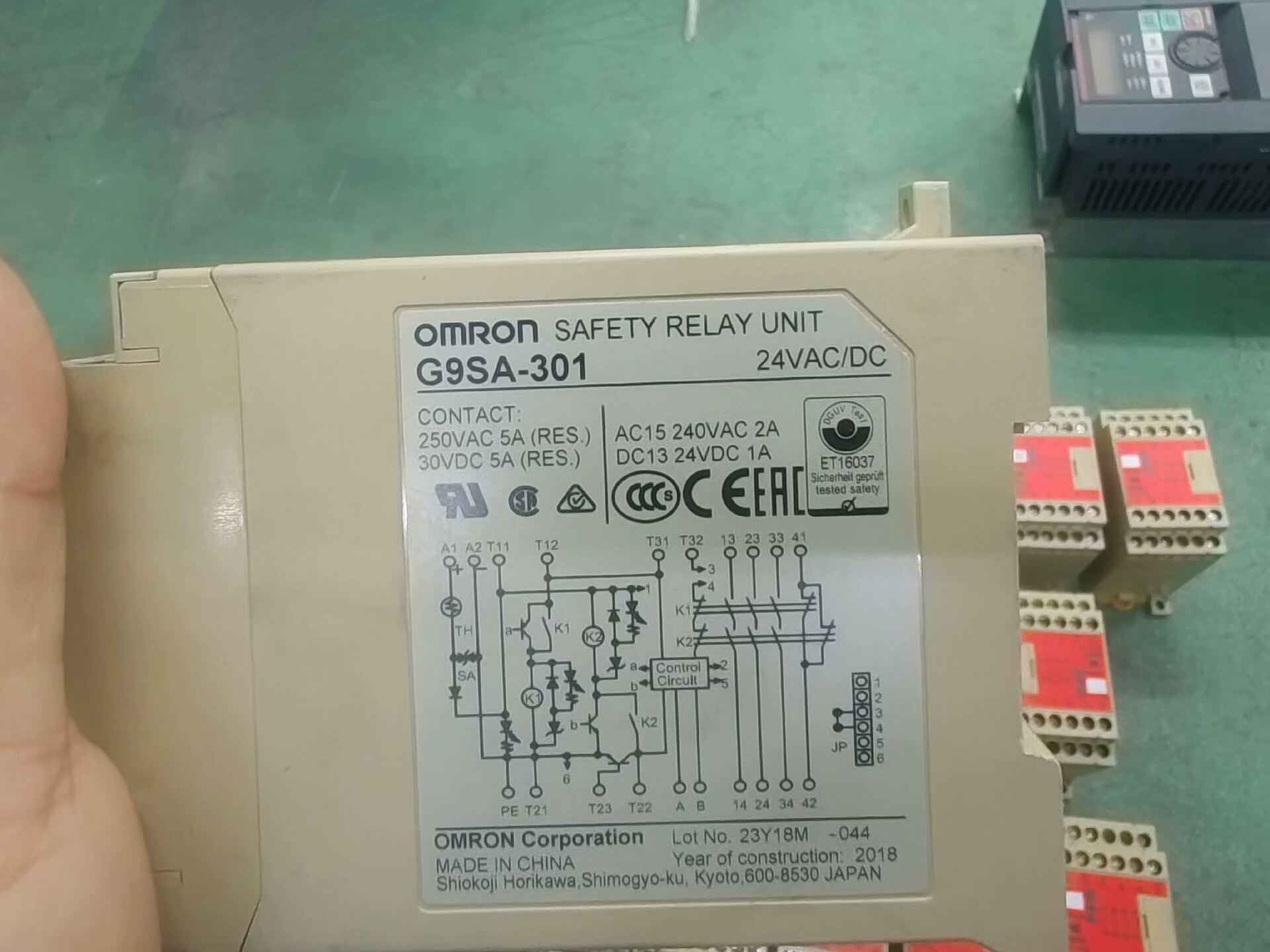 欧姆龙G9SA-301成色漂亮有22个可打包出