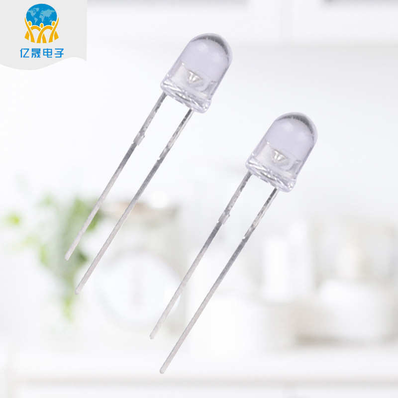 4mm灯珠白光高亮 发光二极管小家电指示灯雾状透明型led灯珠