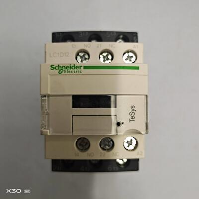 原装施耐德门锁抱闸电梯运行交流接触器LC1D12M7C F7C220V AC110V