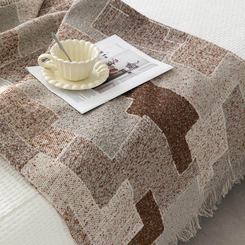 现代Wabi-Sabi风格民宿床旗枕边毛巾焦糖色提花流苏毯样板房柔软