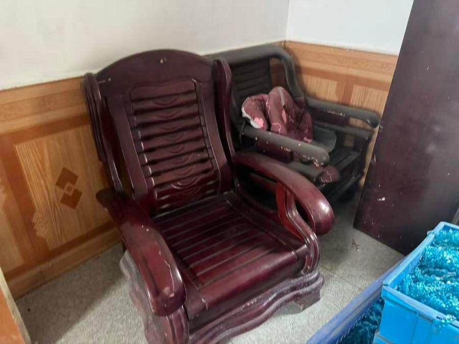 1月3日盐城工艺品公司所有的一批存货及办公用品网络拍卖公告