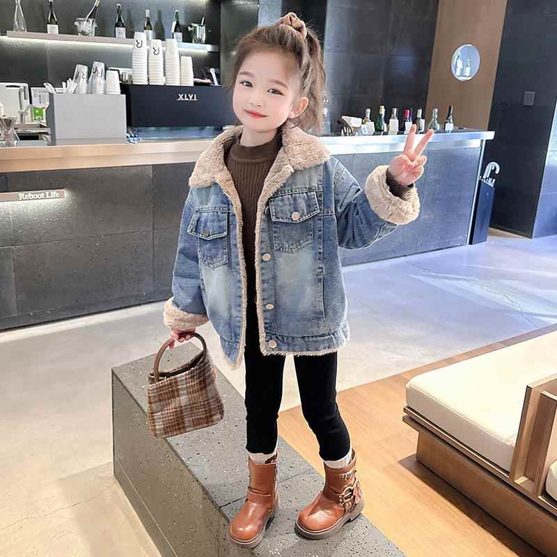 女宝宝加绒加厚牛仔外套秋冬季女孩中大童2024新款羊羔毛保暖棉衣