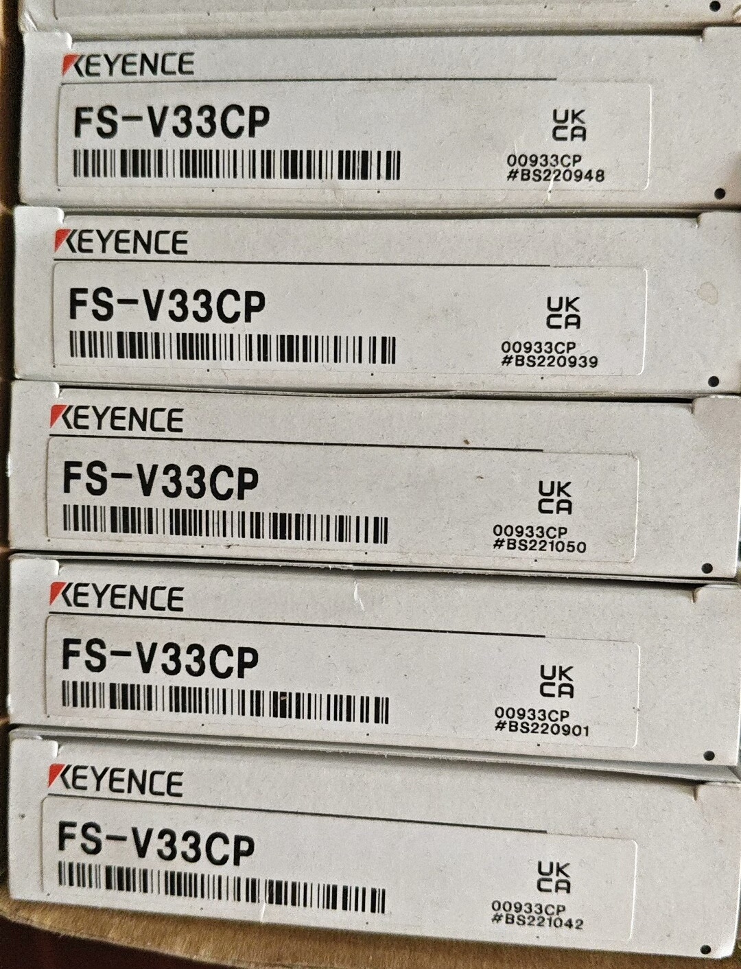 基恩士FS-V33CP光纤传感器，全新原装正品，盒码一致！现