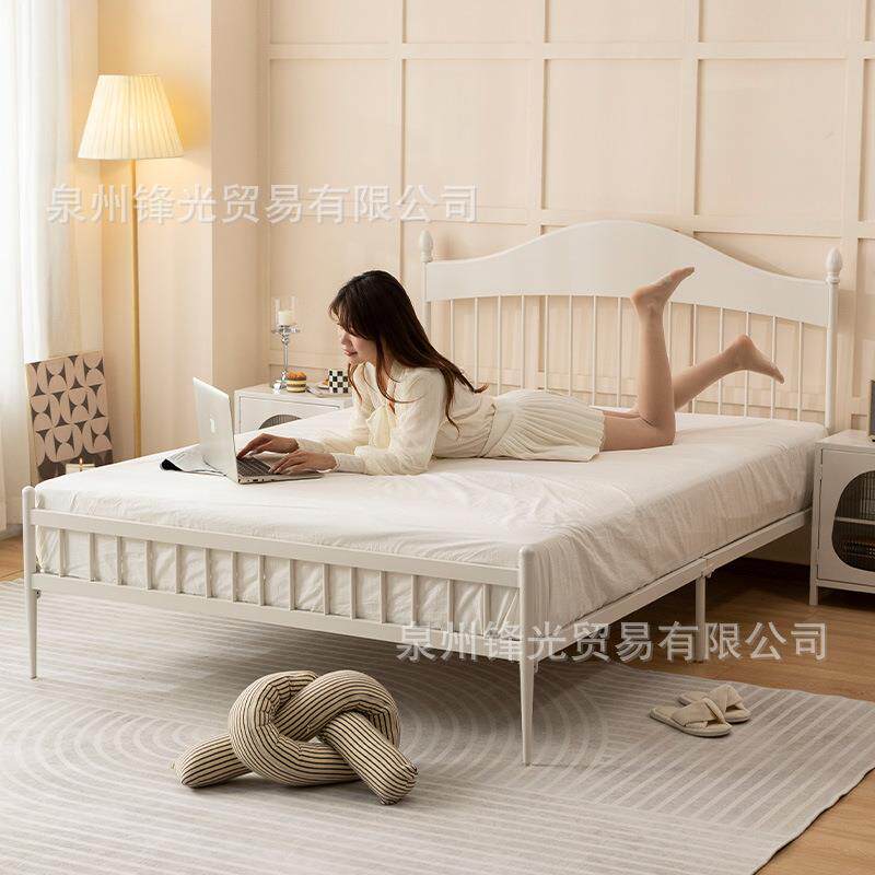 北欧白色铁艺床法式奶油风铁床现代简约双人架子床单人小户型铁床