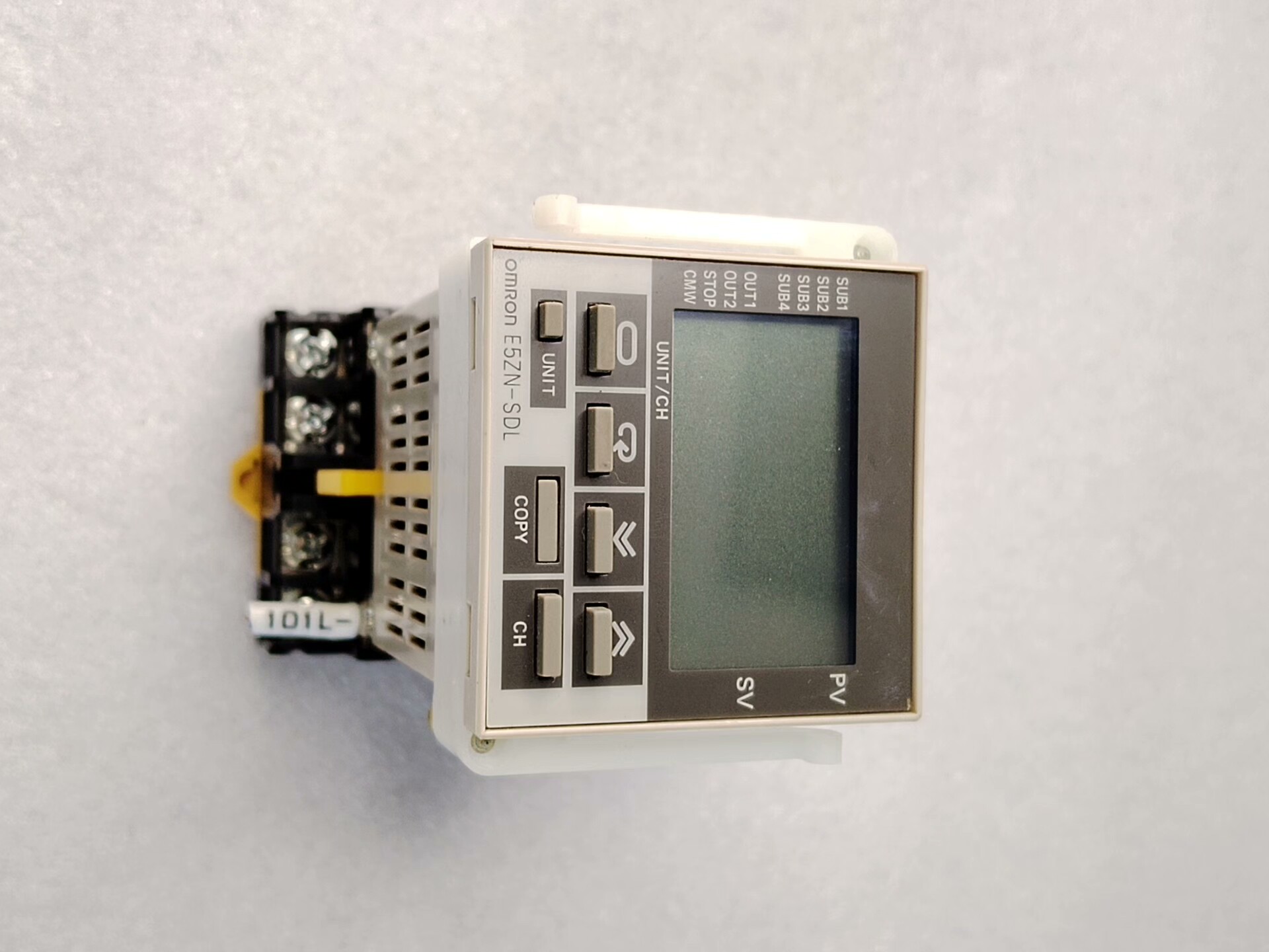 欧姆龙温控器 E5ZN-SDL 带液晶显示屏 功能正常 成色