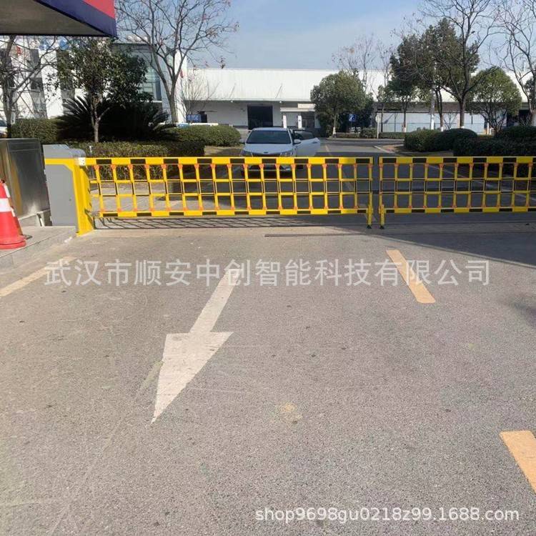 武汉空降闸停车场道闸收费管理车牌识别系统栅栏杆道闸电动空降门
