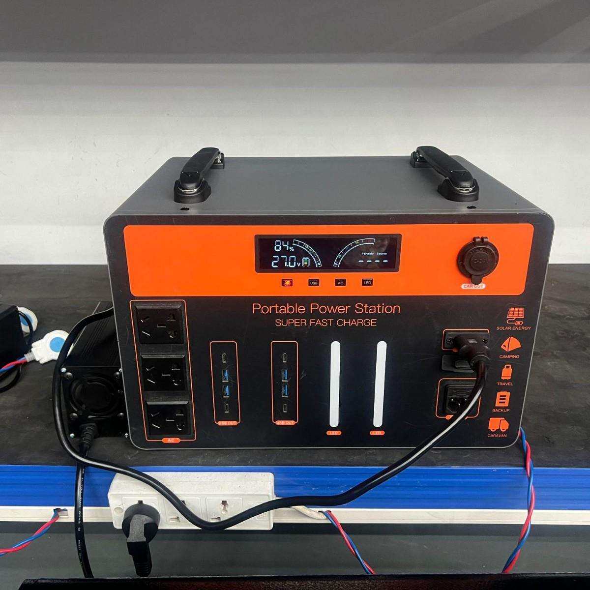 新款liFePO4户外电源220V大功率大容量快充电瓶储能应急电站厂家