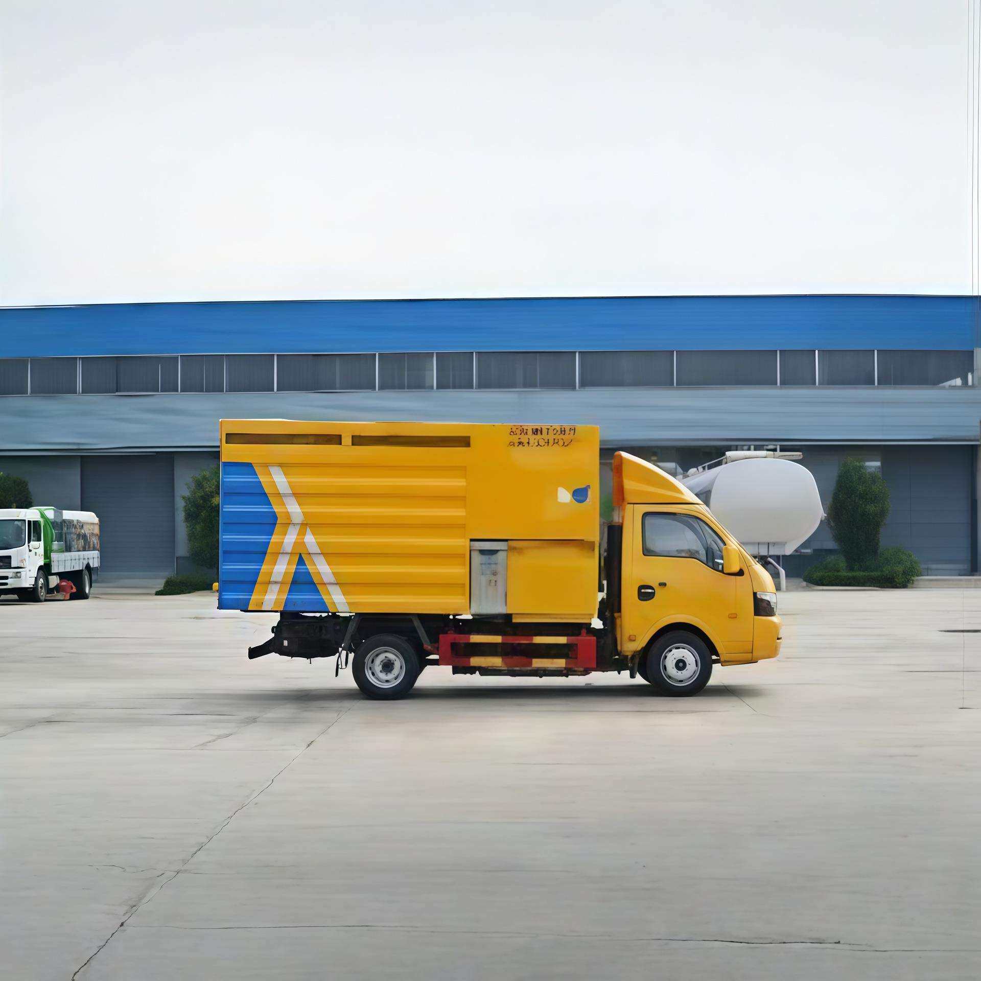 蓝牌小型东风途逸物料粉碎车 8立方树枝粉碎车 处理20公分内树枝