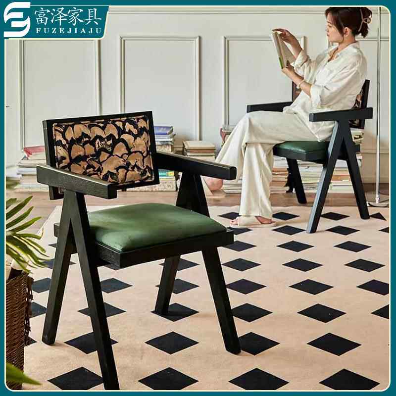 昌迪加尔实木法式家用餐椅休闲复古设计师扶手椅靠背中古风餐桌椅