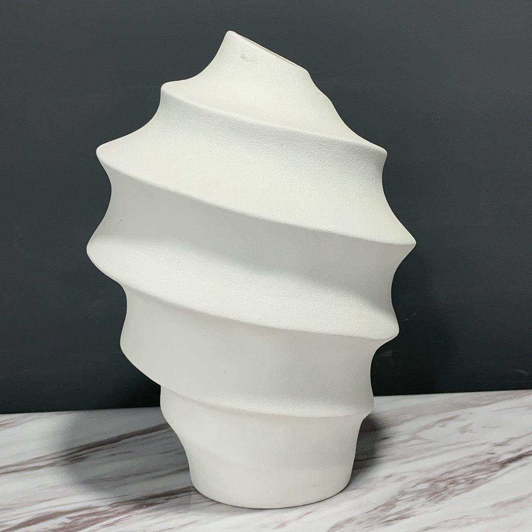 现代简约欧式艺术海螺造型摆件花器花瓶样板房售楼处热销鲜花