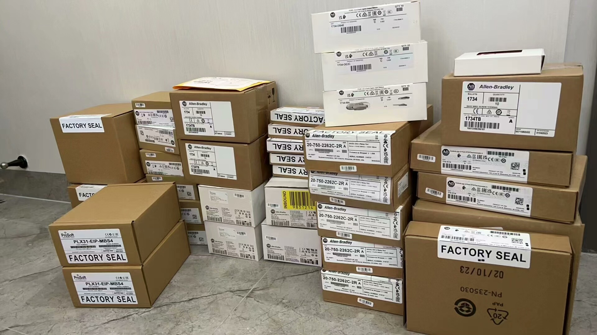 100-C43Z 00 24VDC 全新原装正品 议价