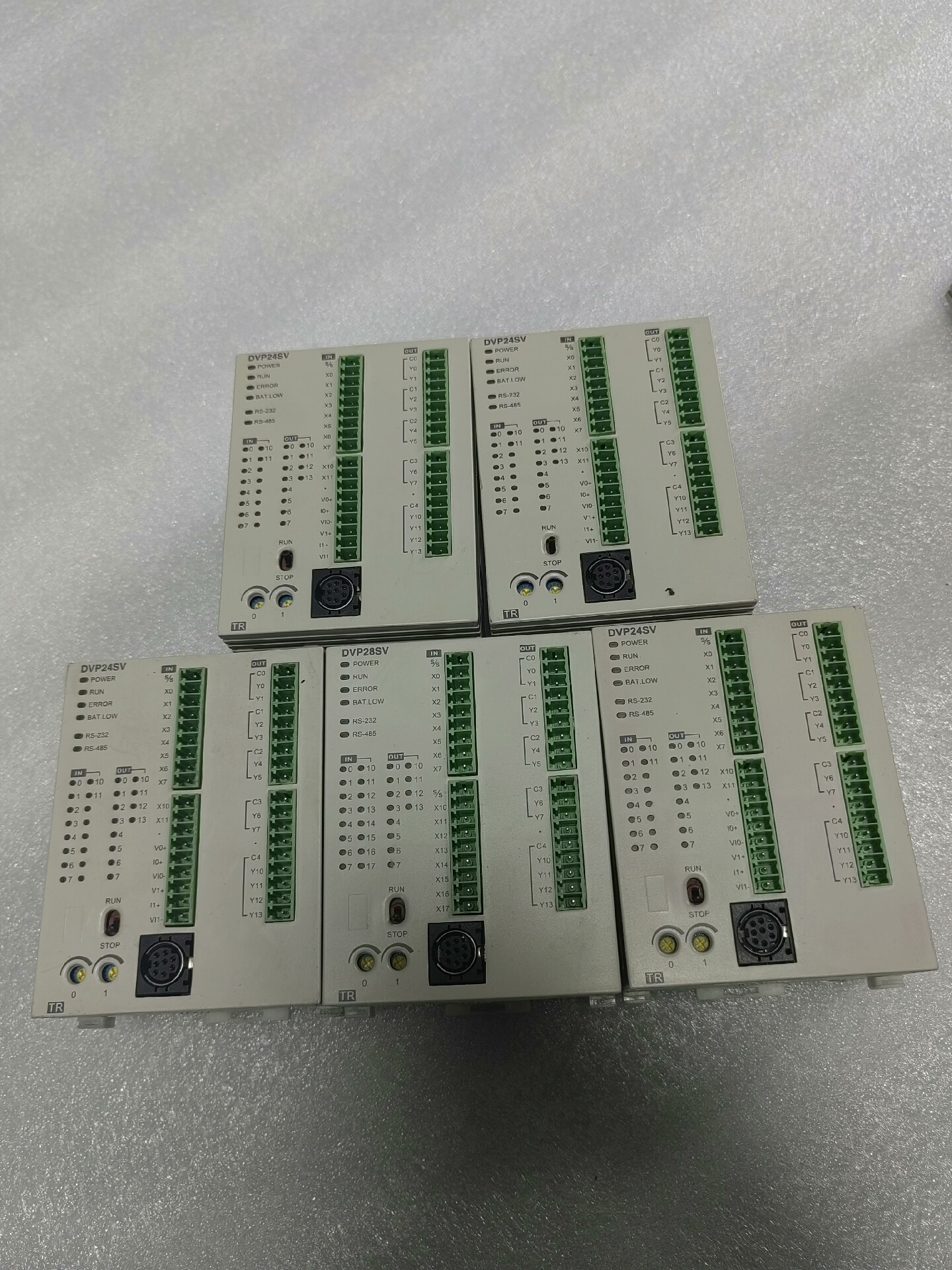 台达PLC，成色新如图所示