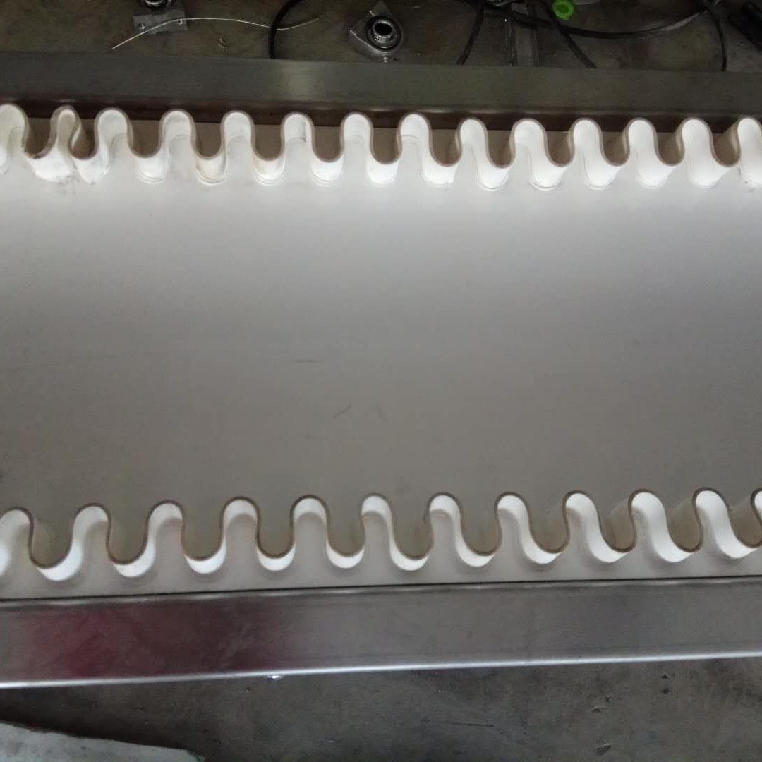 厂家定做皮带输送机食品用白色皮带小型输送机饺子面条输送线图片