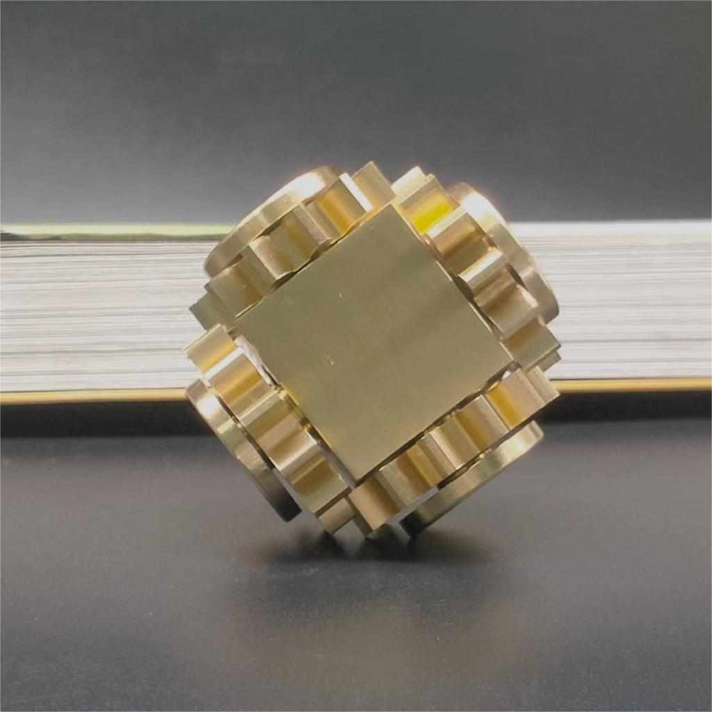 黄铜指尖陀螺齿轮魔方休闲减压玩具学生放松解压神器精密切割工艺