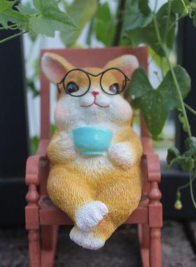 创意可爱小兔子摇椅摆件阳台造景咖啡厅办公桌面树脂工艺品送礼