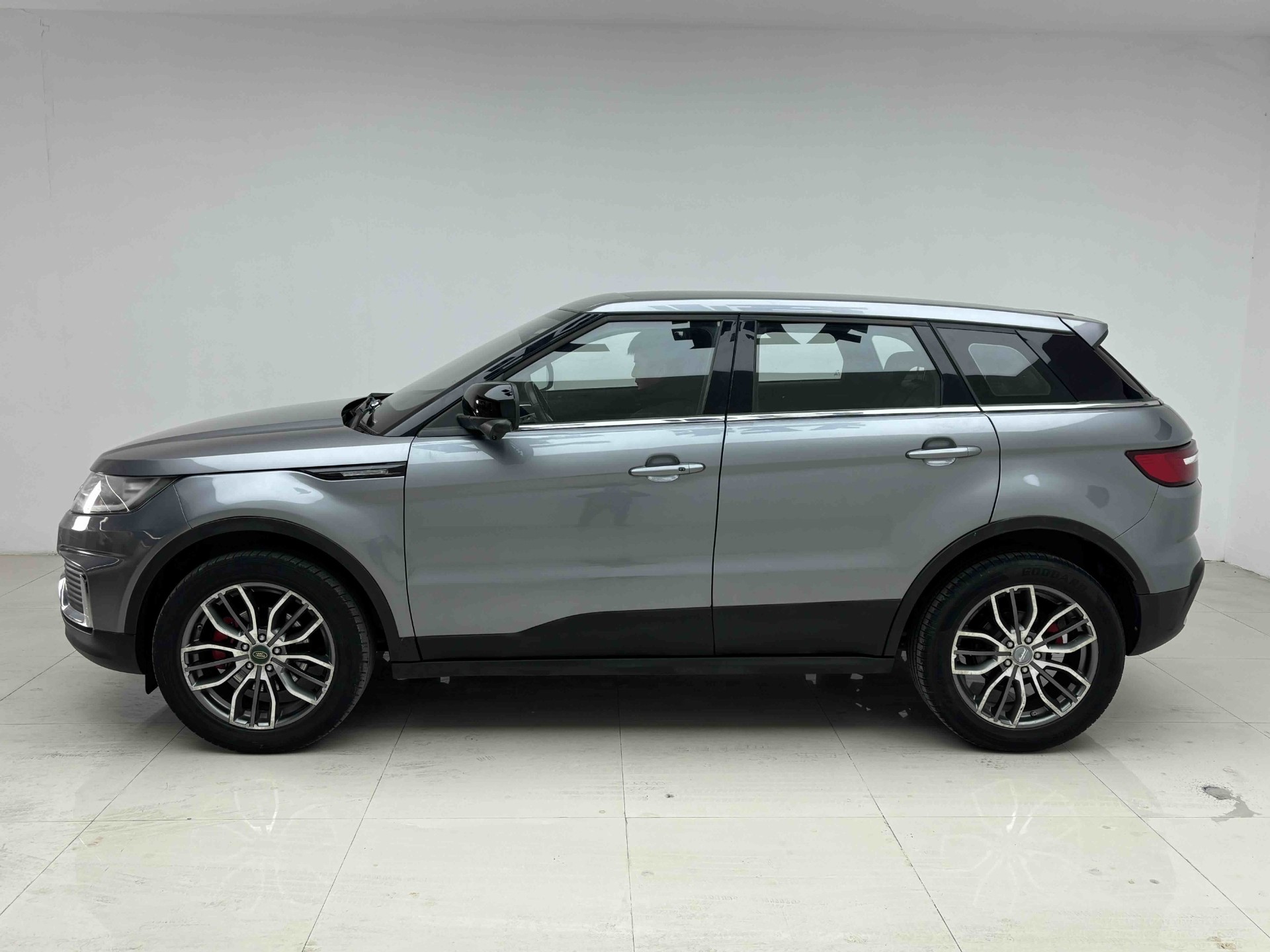 2018 Landwind X7 engine bay