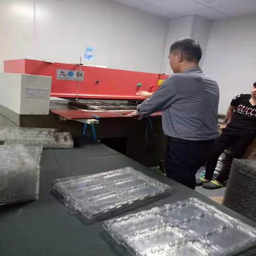 吸塑裁断机精密四柱油压冲床裁断机海绵液压皮革箱包珍珠棉裁断机