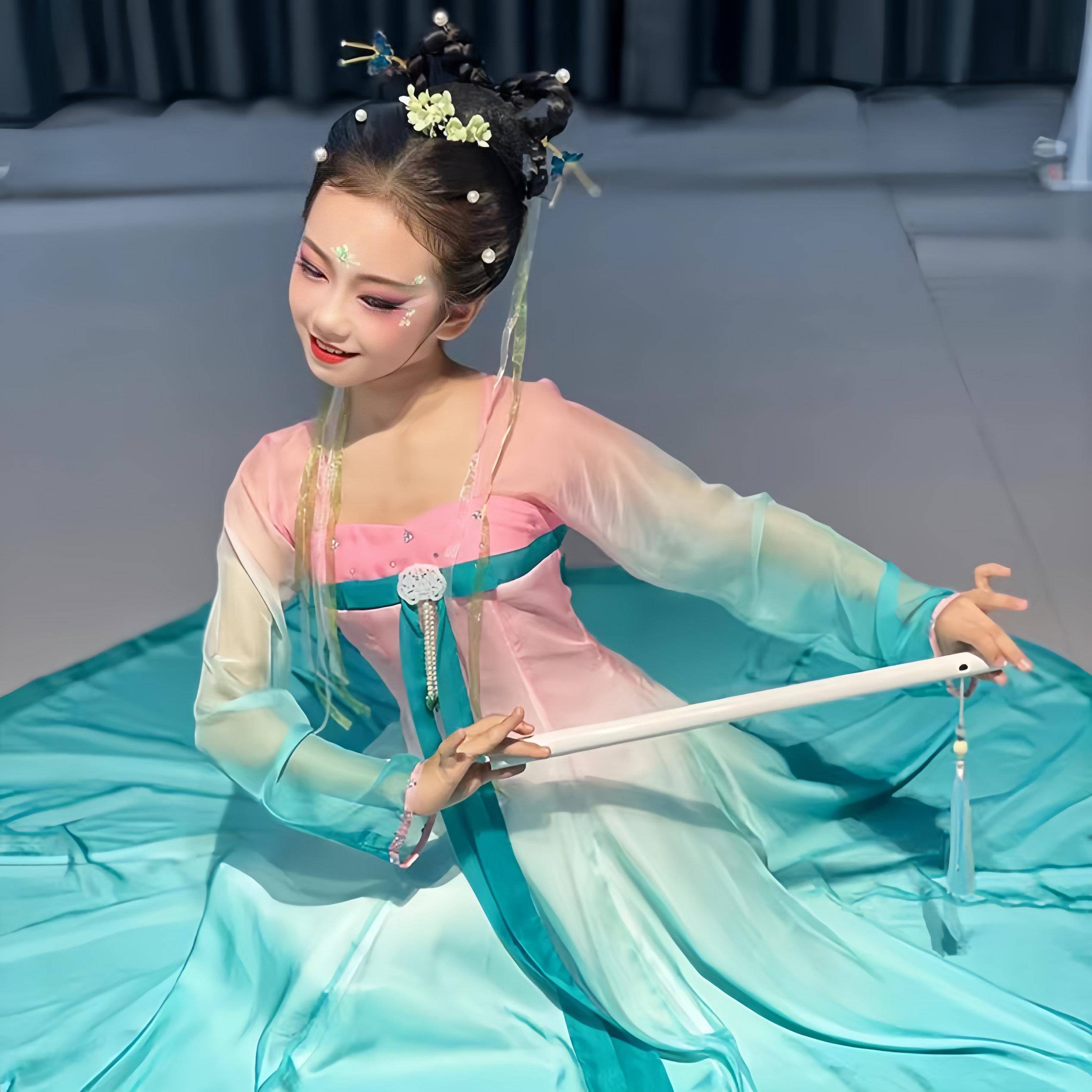 儿童演出服玉灵儿扇子舞蹈服装女童飘逸中国风汉唐小兰花奖古典舞