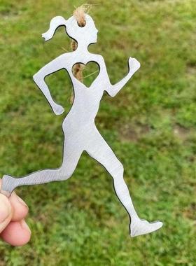 跨境爆品跑步女孩金属装饰品，送给跑步者的礼物，女孩跑步吊坠，