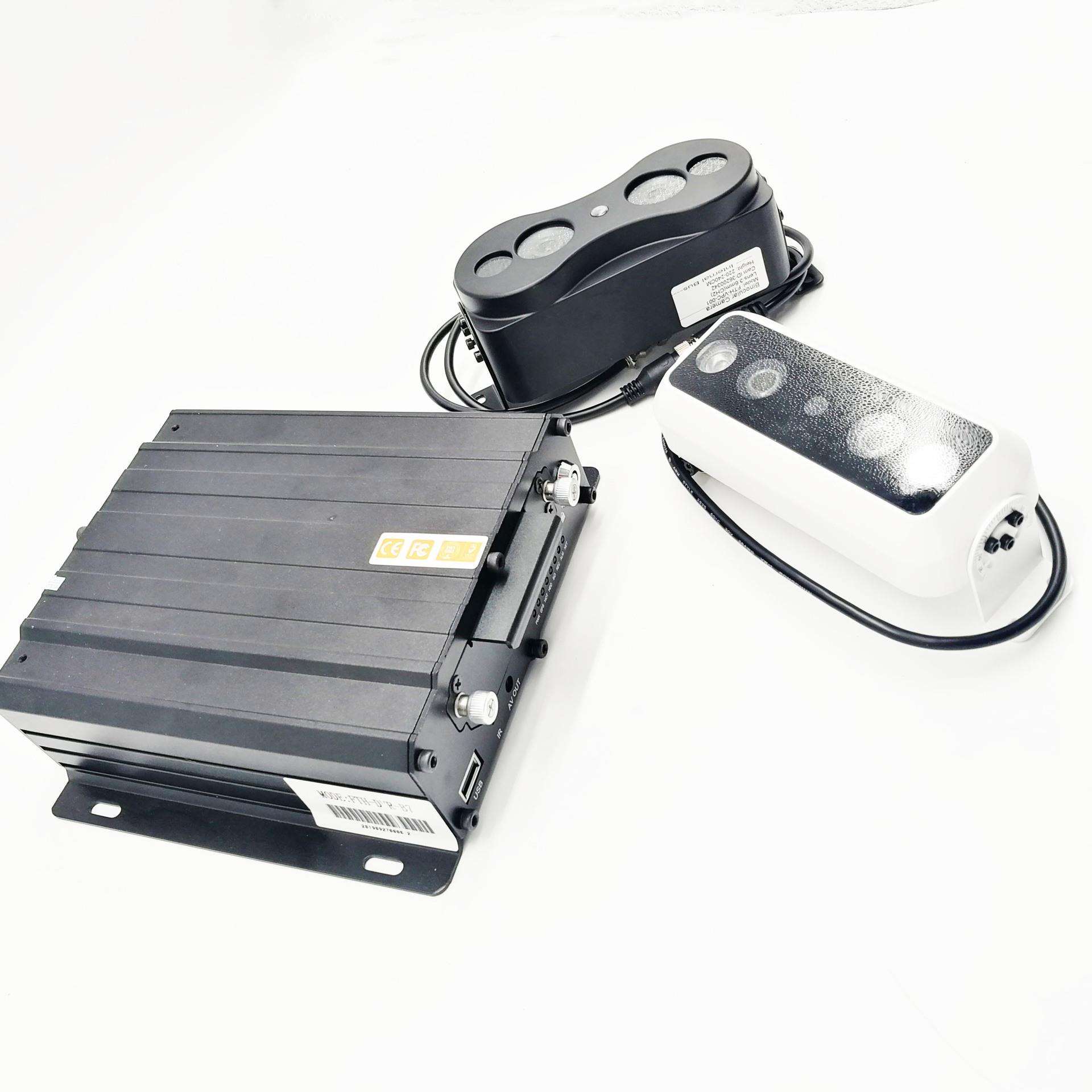 人数统计车载客流机海思芯片高清4路4GH265双门大巴公交MDVR