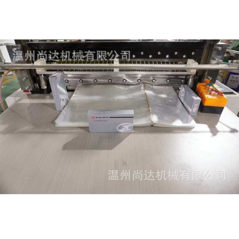全自动烟膜横切机上金线烫金膜裁片机包装膜裁切机双卷BOPP横切机