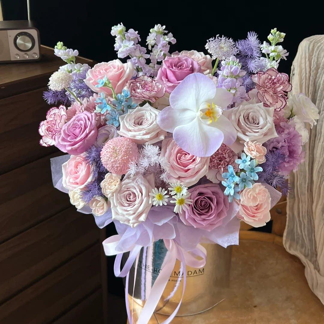 乔迁抱抱桶鲜花送女友生日长辈北京天津国风鲜花抱抱桶重阳节礼物