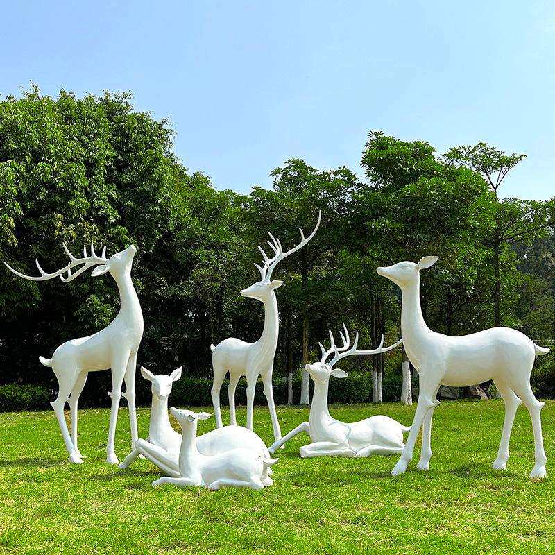 户外几何白鹿雕塑酒店售楼部小区景观装饰抽象梅花鹿婚庆草坪摆件