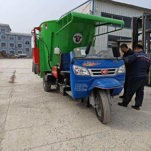 农场草饲IUX牧投喂车5方柴油动力撒草车电动小型双侧饲草喂料料车