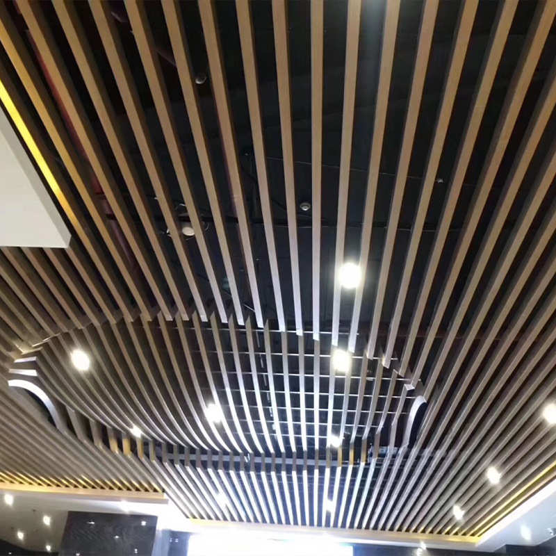 厂家直供铝型材天花吊管木纹凹槽滴水方通格栅四面空心吊顶材料