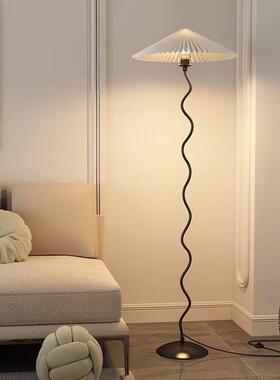 丹麦绿色豆芽LED落地灯ins风轻奢创意艺术客厅装饰led灯百褶灯