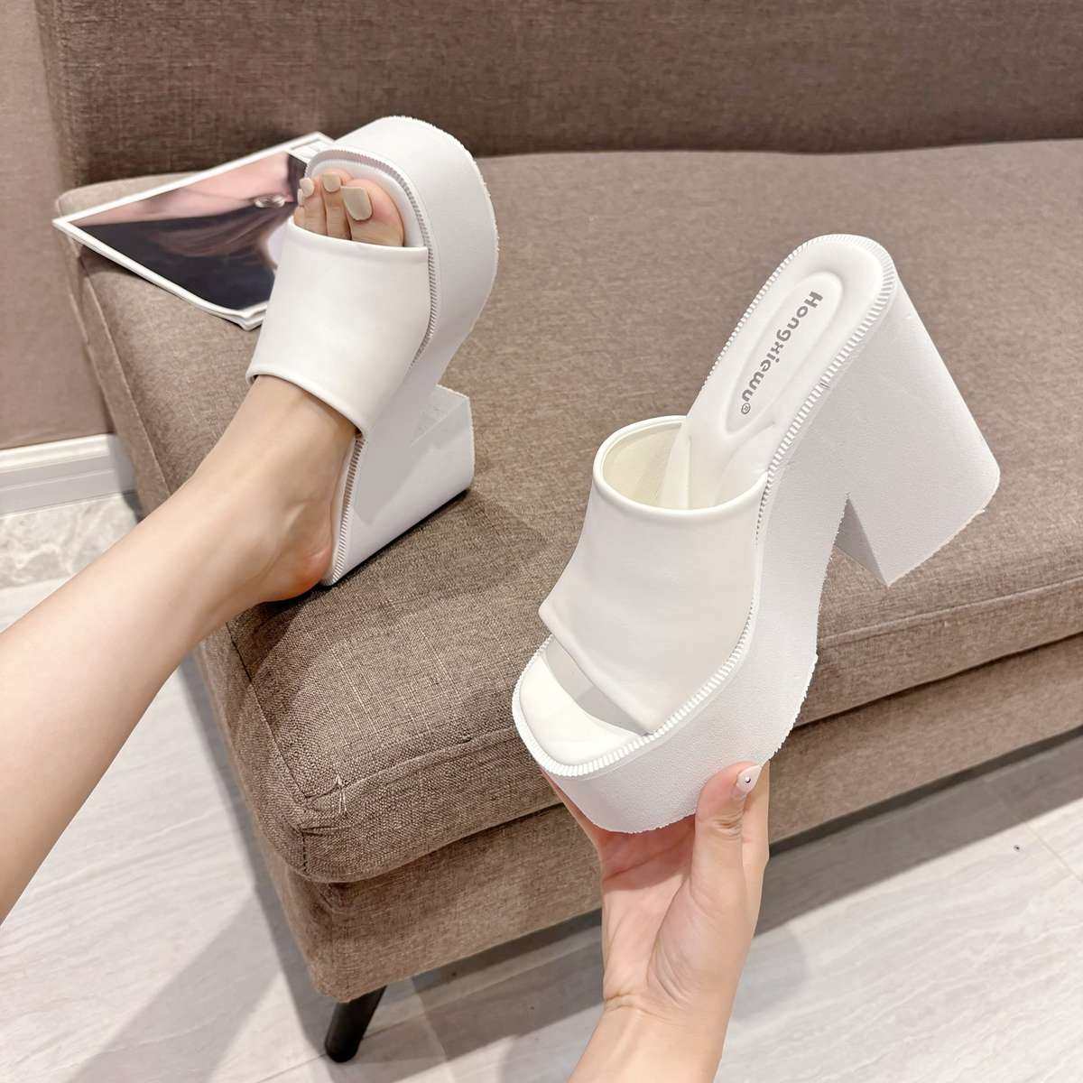 12CM坡跟超高跟凉鞋夏季外穿白色不累脚百搭内增高厚底松糕鞋女拖