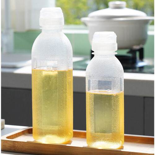 Oil Can Kitchen Sprayer Household Squeezable Oil Bottle with
