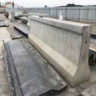 水泥防撞墙模板防撞墩模板现浇防撞墙模板防撞墙定型模具钢模构件