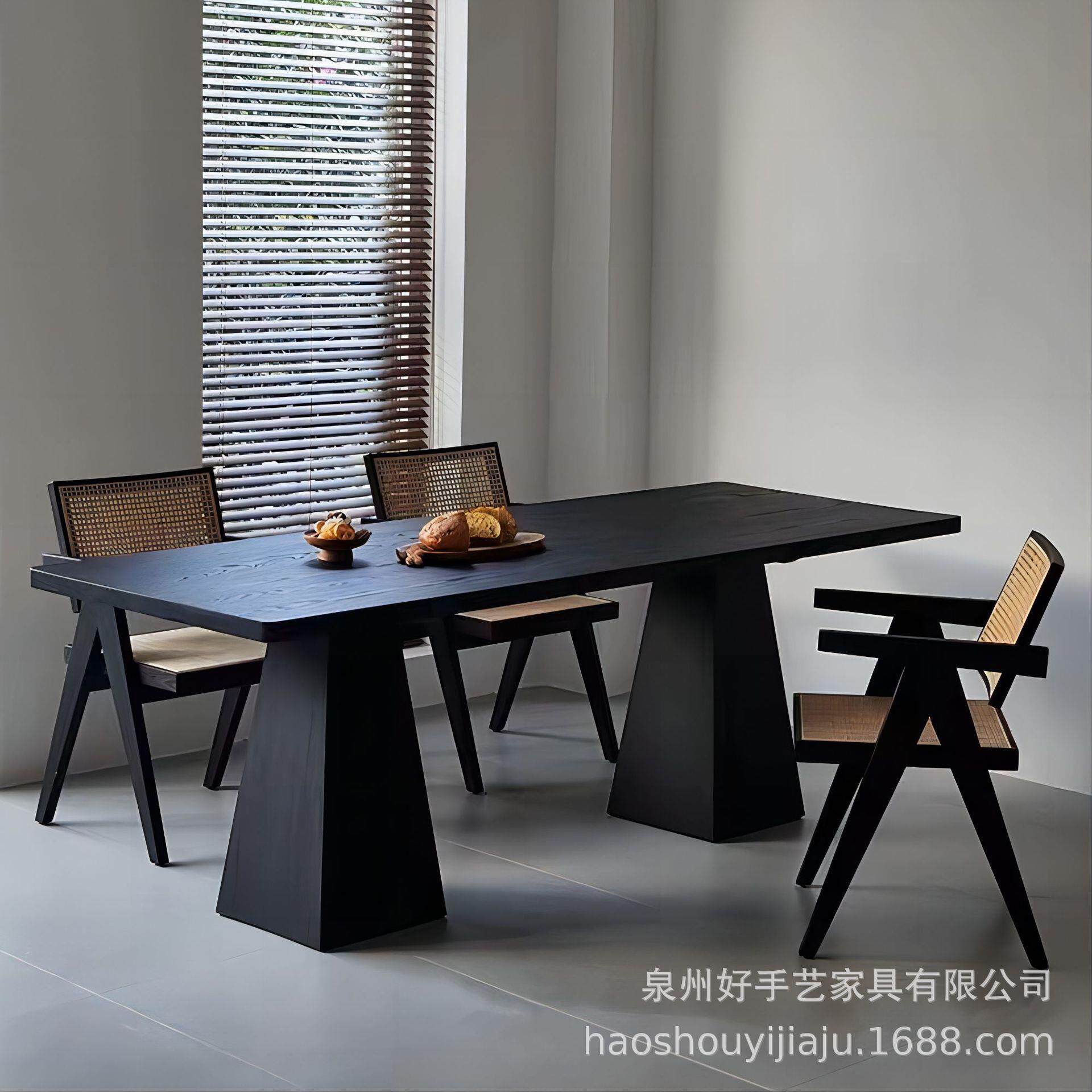 侘寂风黑色实木餐桌现简约家用长方形白蜡木饭桌设计师台