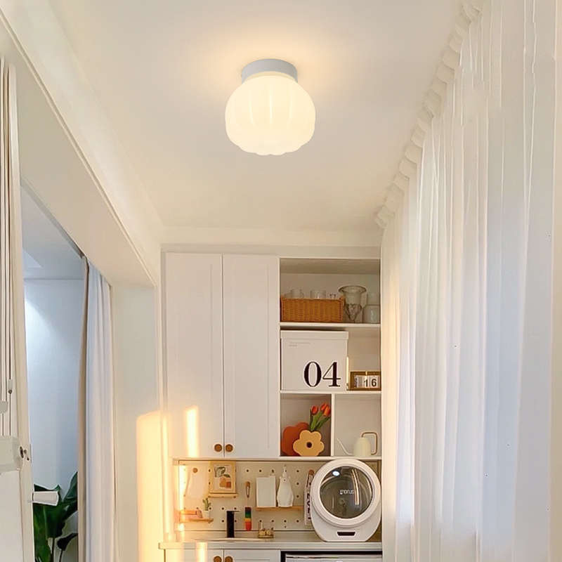 南瓜吸顶灯现代简约奶油风阳台灯北欧2023新款玄关入户走廊过道灯